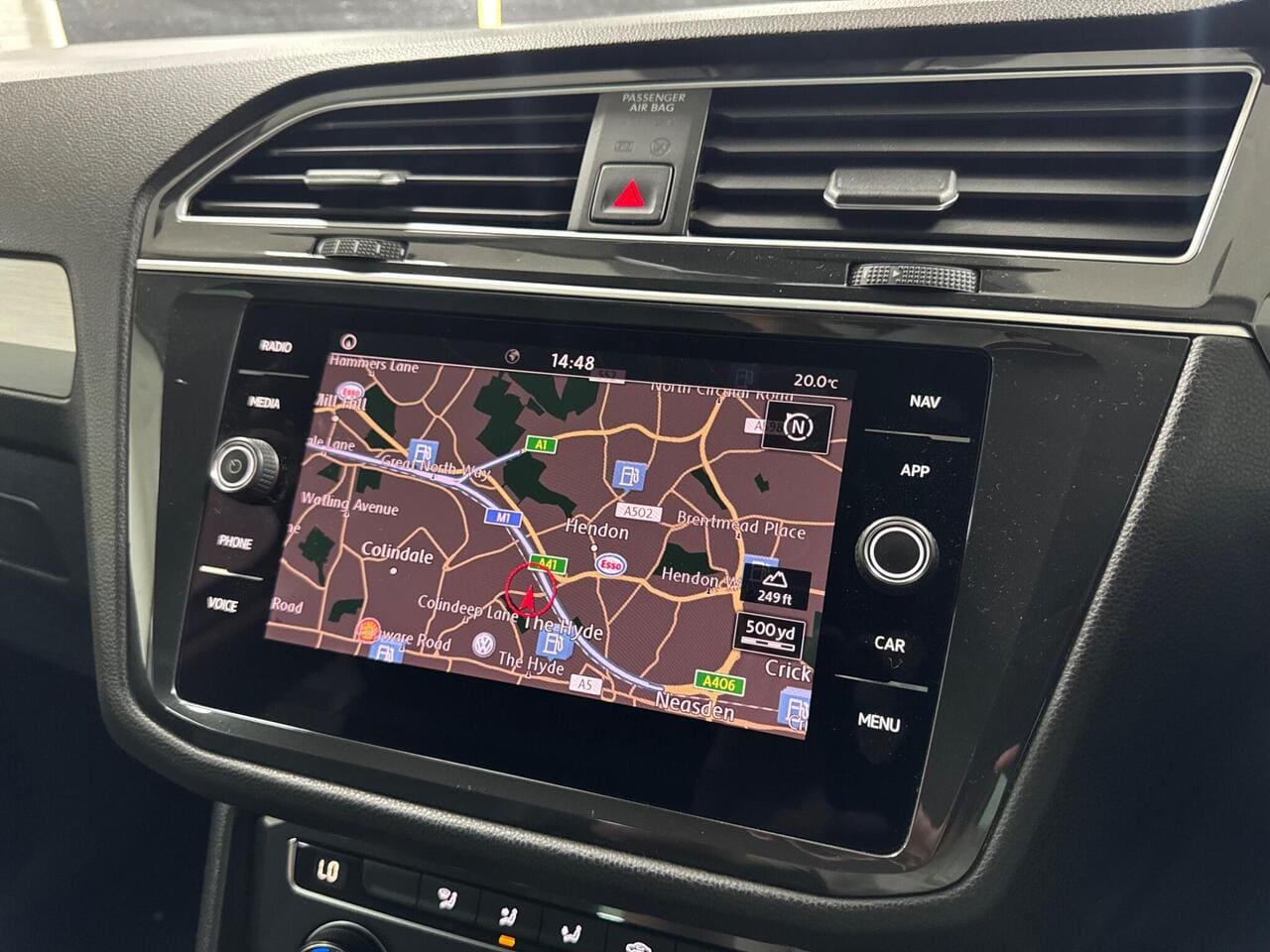 2019 Volkswagen Tiguan, infotainment system (photo 25 of 28)