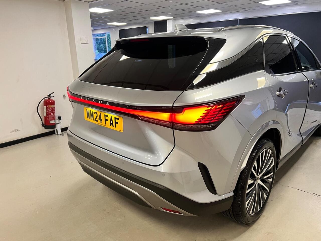 2024 Lexus RX, rear right (photo 10 of 57)