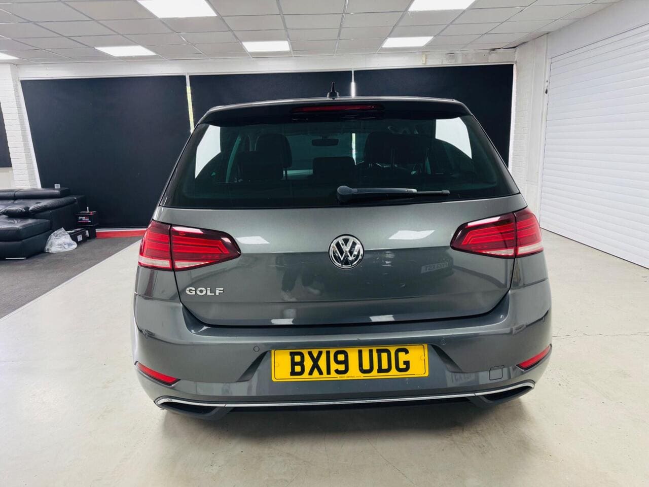 2019 Volkswagen Golf, rear (photo 5 of 30)