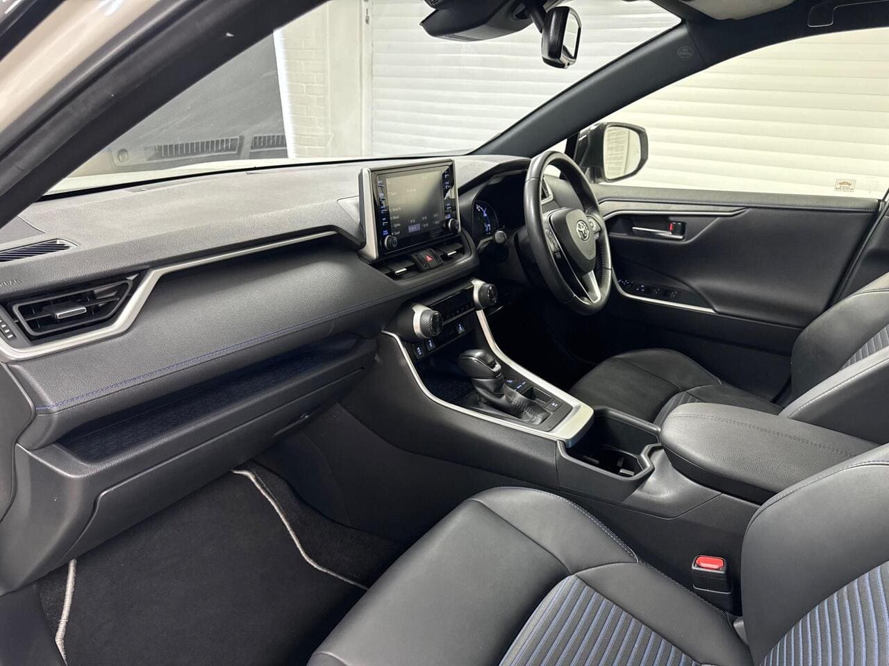 2022 Toyota RAV4 (photo 33 of 36)