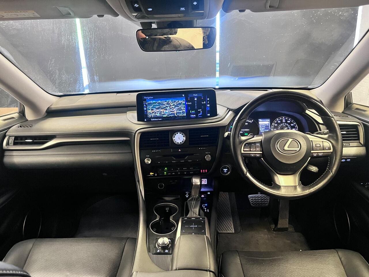 2020 Lexus RX, interior front (photo 9 of 45)