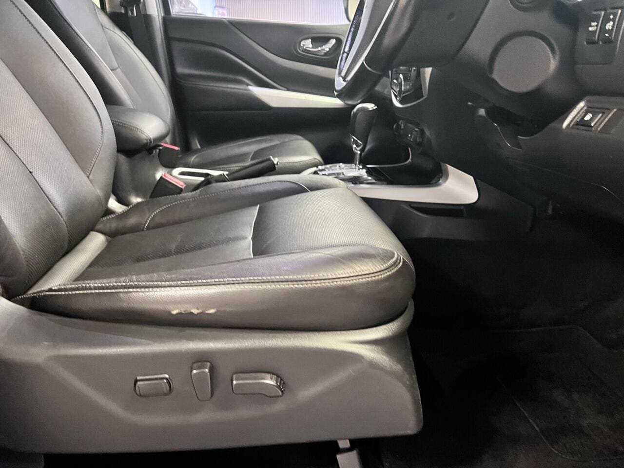 2019 Nissan Navara, seat driver (photo 13 of 33)
