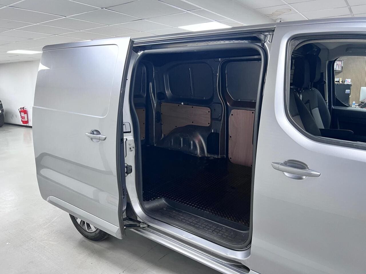 2023 Toyota ProAce, cargo space (photo 25 of 36)