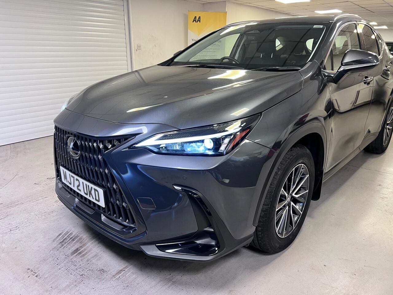 2022 Lexus NX, front left (photo 4 of 30)