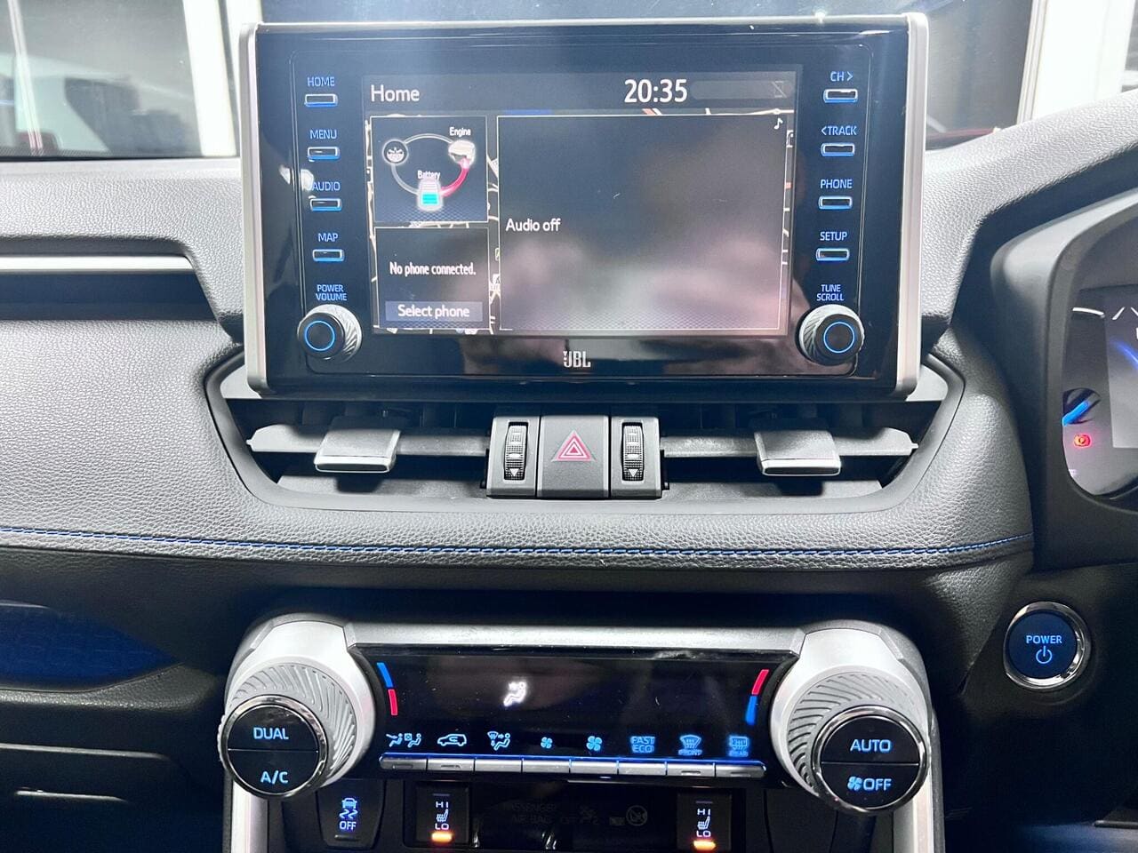 2020 Toyota RAV4, infotainment system (photo 12 of 43)