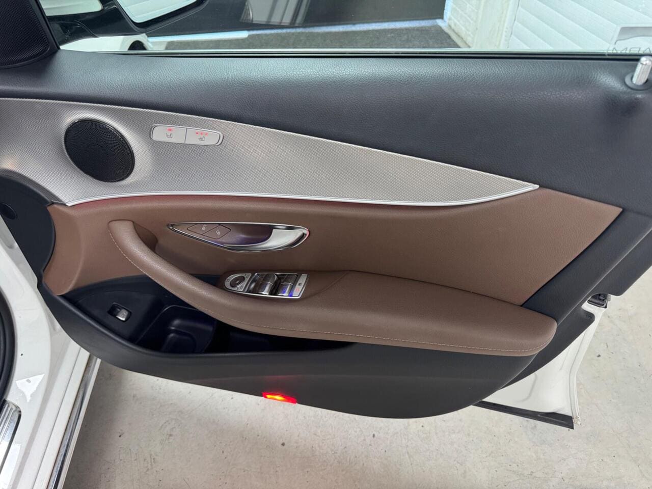 2018 Mercedes-Benz E Class, door interior (photo 18 of 36)