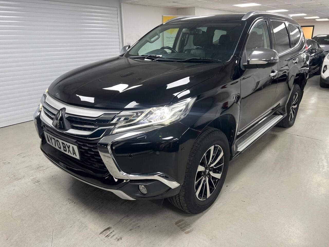 2020 Mitsubishi Shogun Sport, front left (photo 5 of 44)