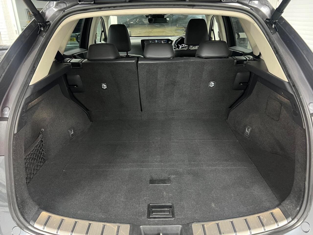 2022 Lexus NX, boot (photo 24 of 46)