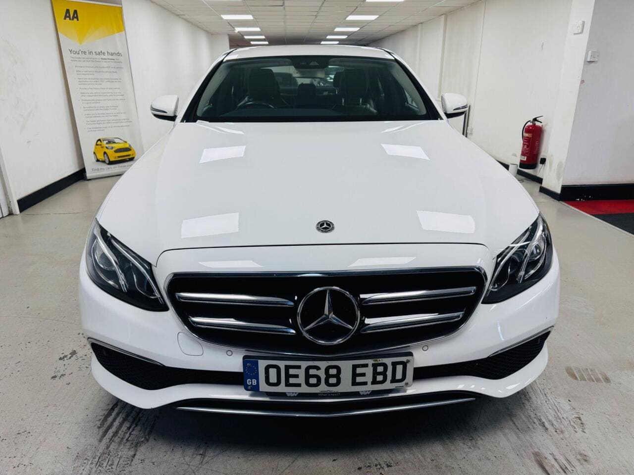 2018 Mercedes-Benz E Class, front (photo 2 of 36)