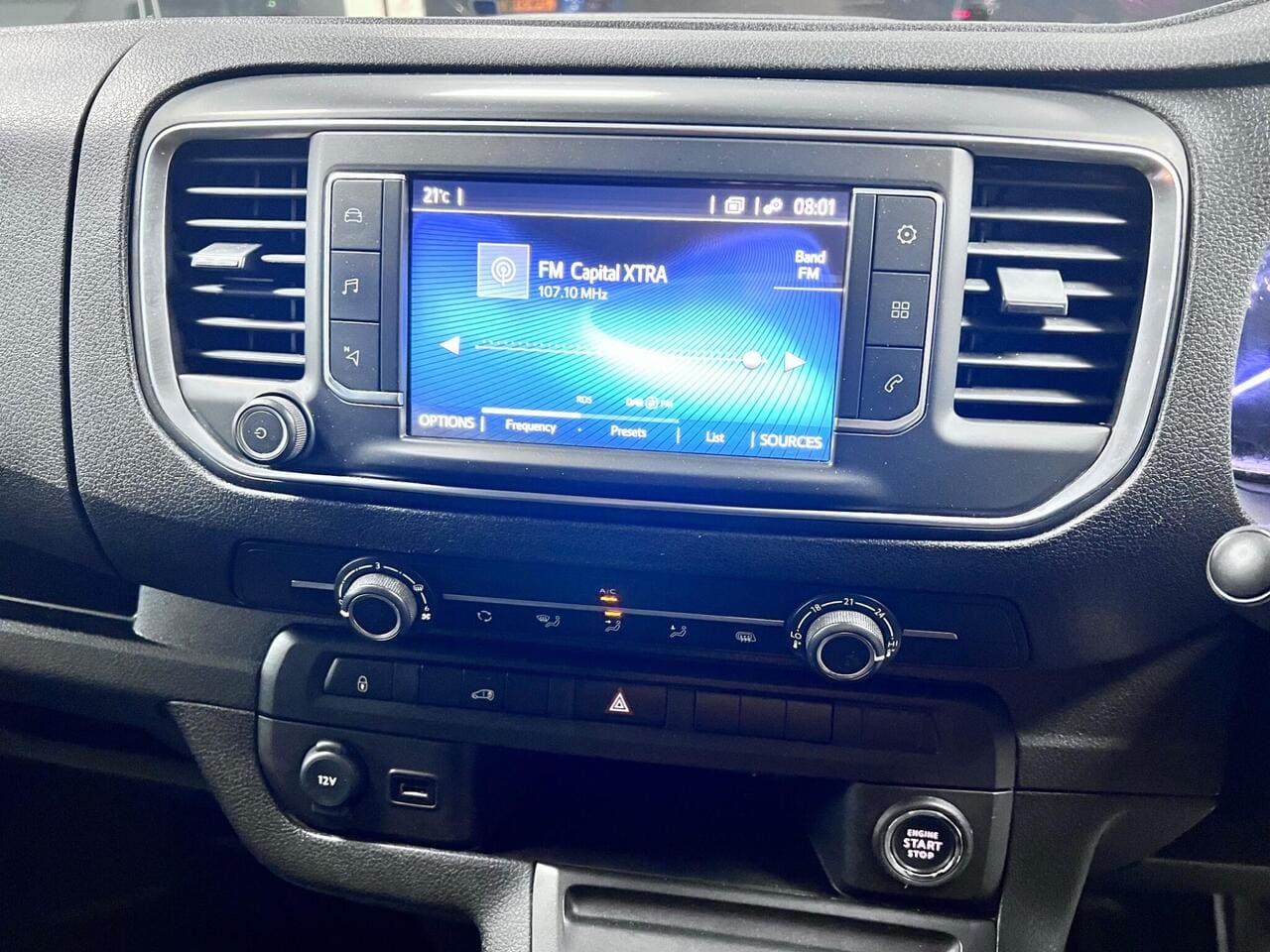 2023 Toyota ProAce, infotainment system (photo 9 of 36)