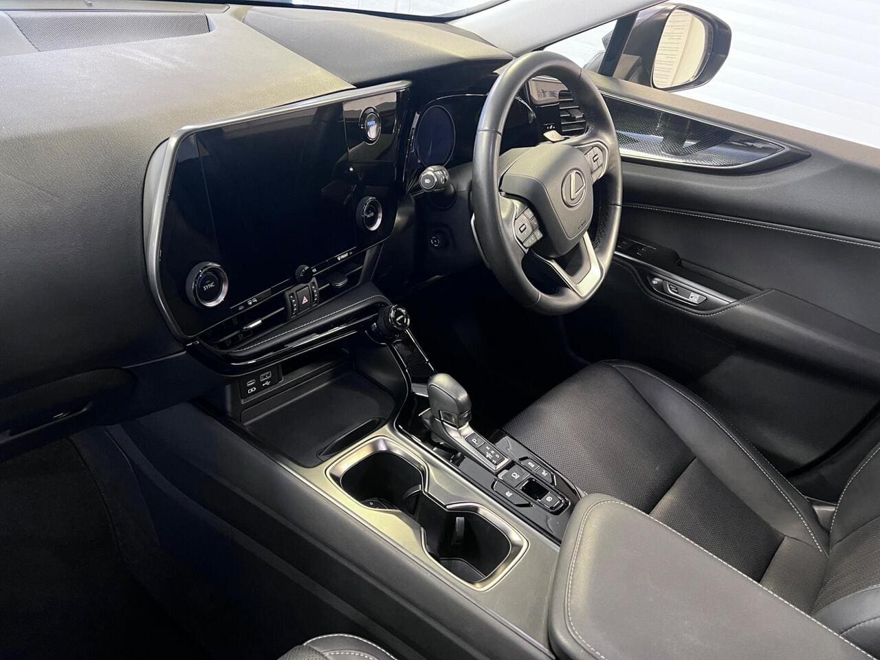 2022 Lexus NX, interior front (photo 16 of 30)