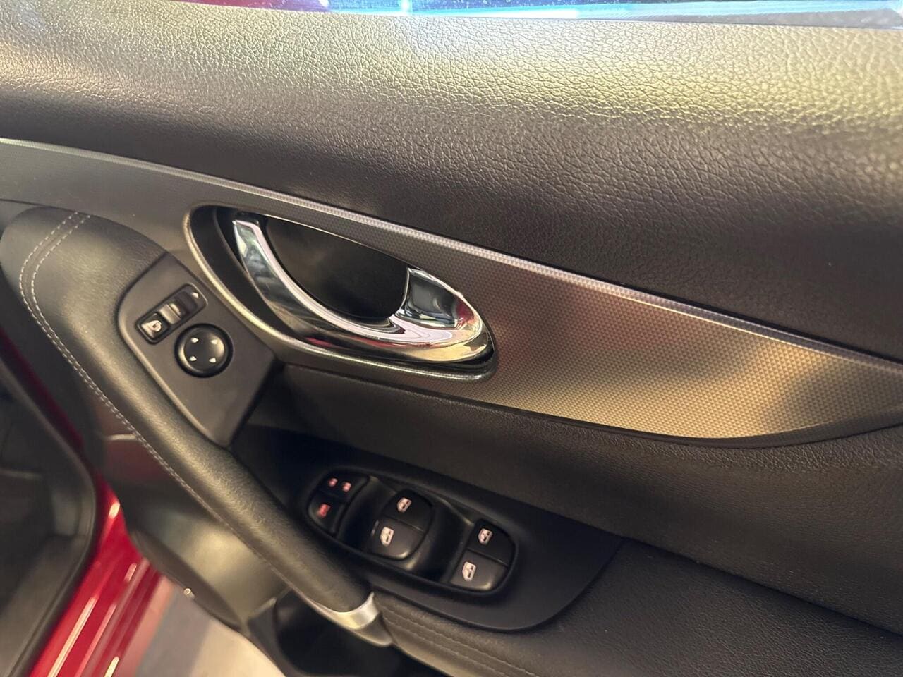 2017 Nissan Qashqai (photo 14 of 36)