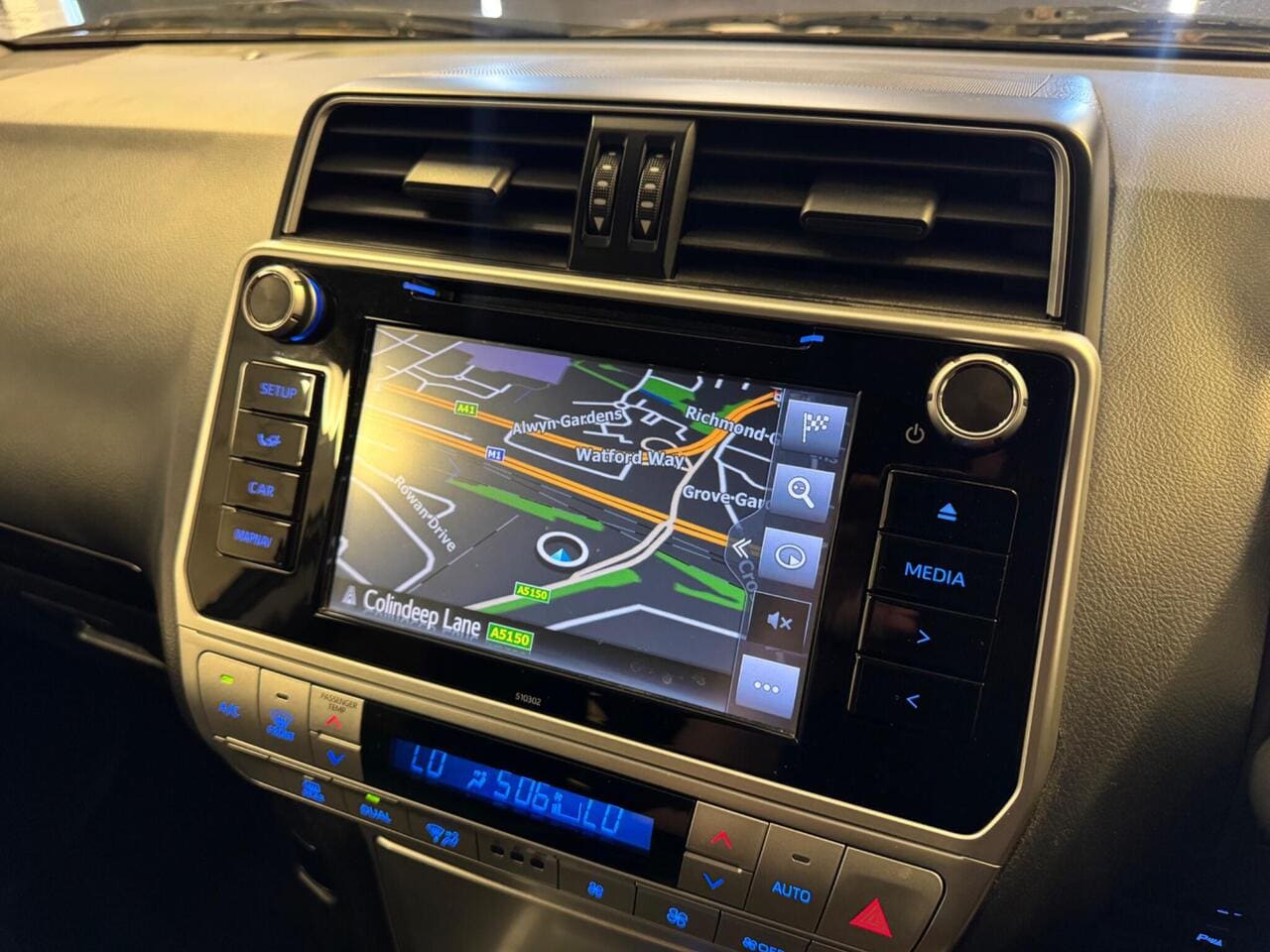 2019 Toyota Land Cruiser, infotainment system (photo 18 of 39)