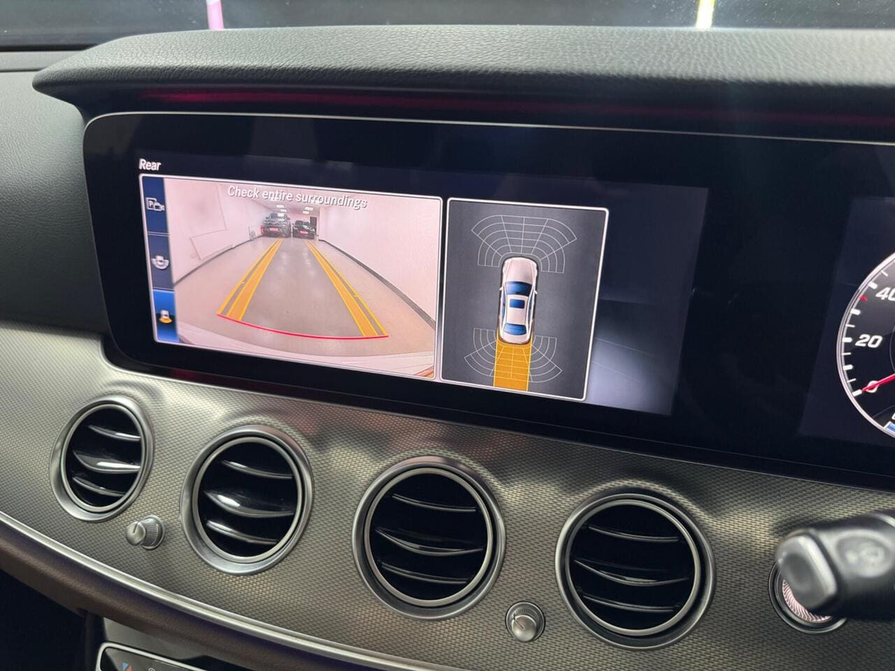 2018 Mercedes-Benz E Class, infotainment system (photo 35 of 36)
