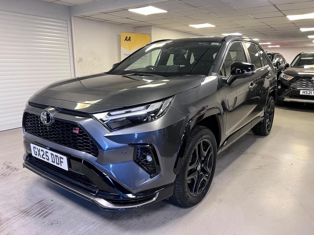 2025 Toyota RAV4, front left (photo 1 of 41)