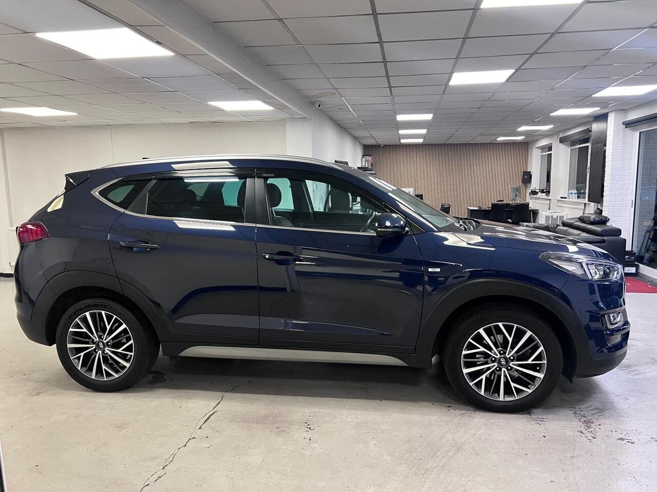 2020 Hyundai TUCSON, side right (photo 4 of 40)
