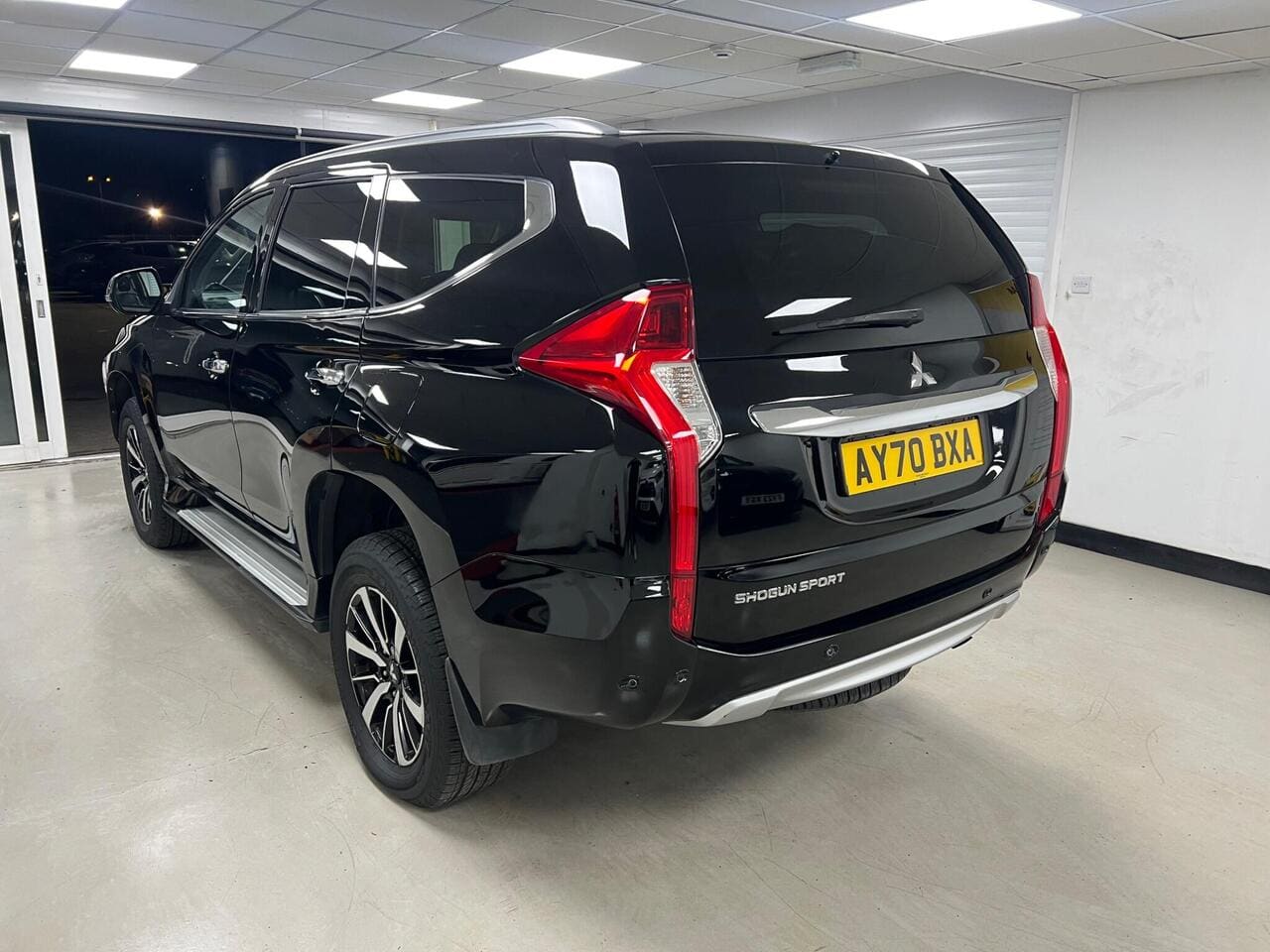 2020 Mitsubishi Shogun Sport, rear left (photo 3 of 44)