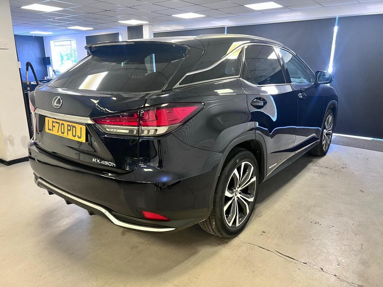 2020 Lexus RX, rear right (photo 5 of 45)