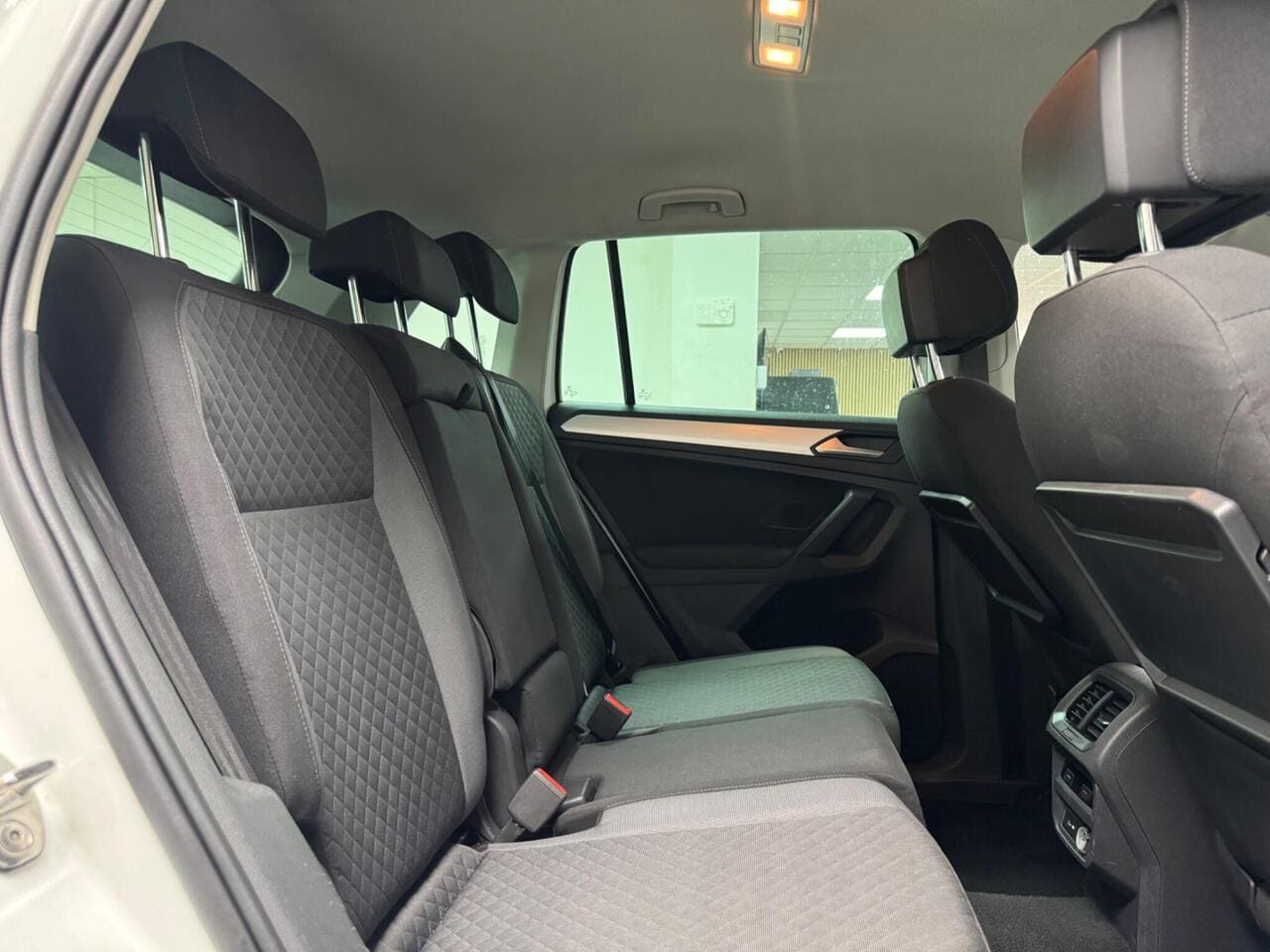 2019 Volkswagen Tiguan, seats rear (photo 7 of 28)