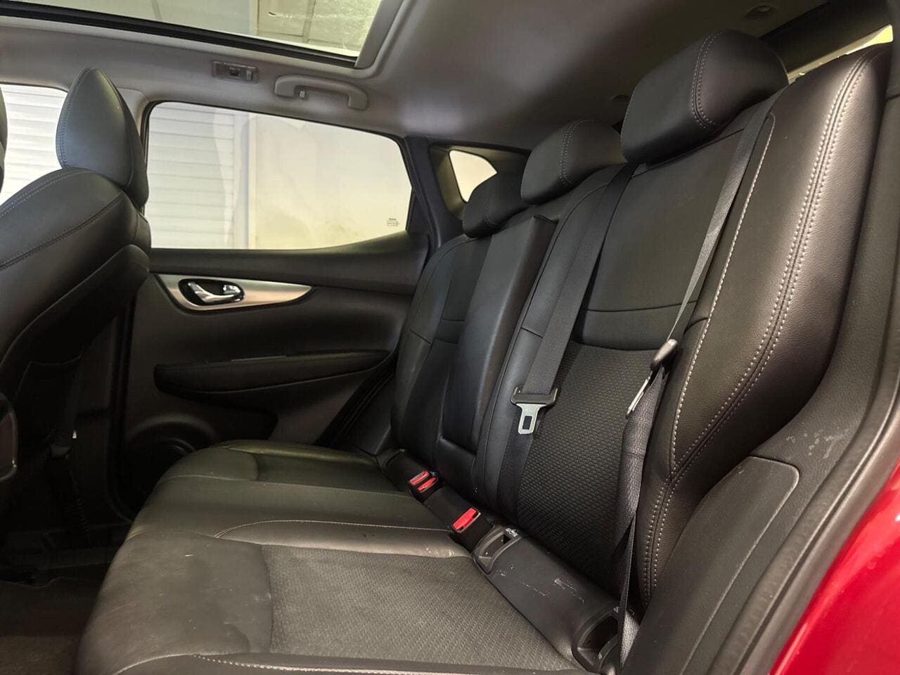 2017 Nissan Qashqai, seats rear (photo 20 of 36)