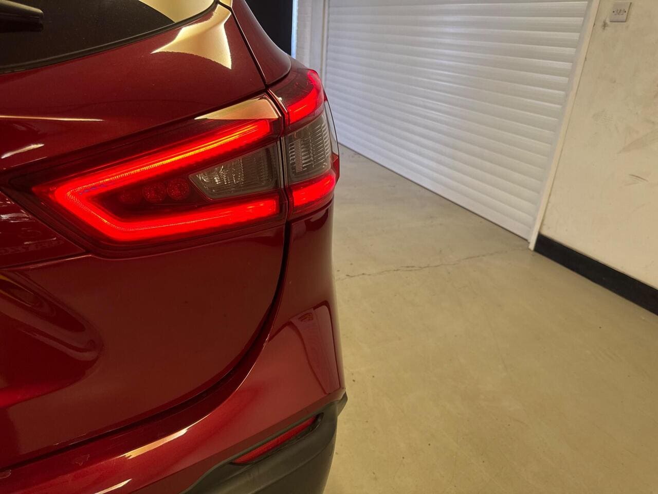 2017 Nissan Qashqai, lights rear (photo 15 of 36)