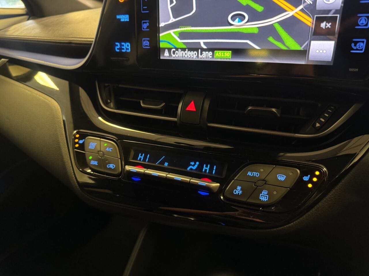 2017 Toyota C-HR, infotainment system (photo 14 of 31)