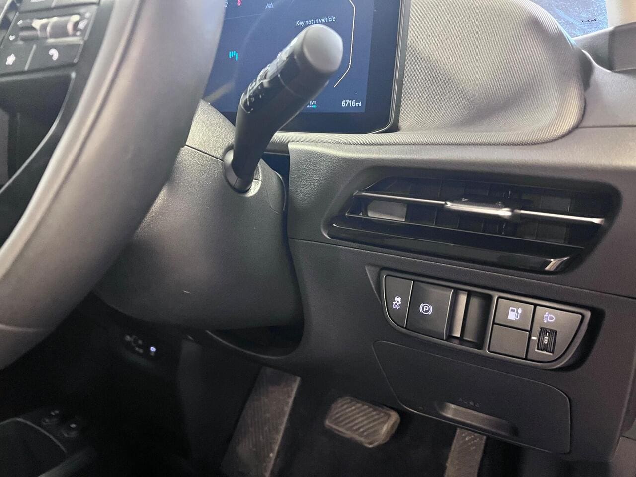 2025 Kia EV6, misc controls (photo 20 of 37)