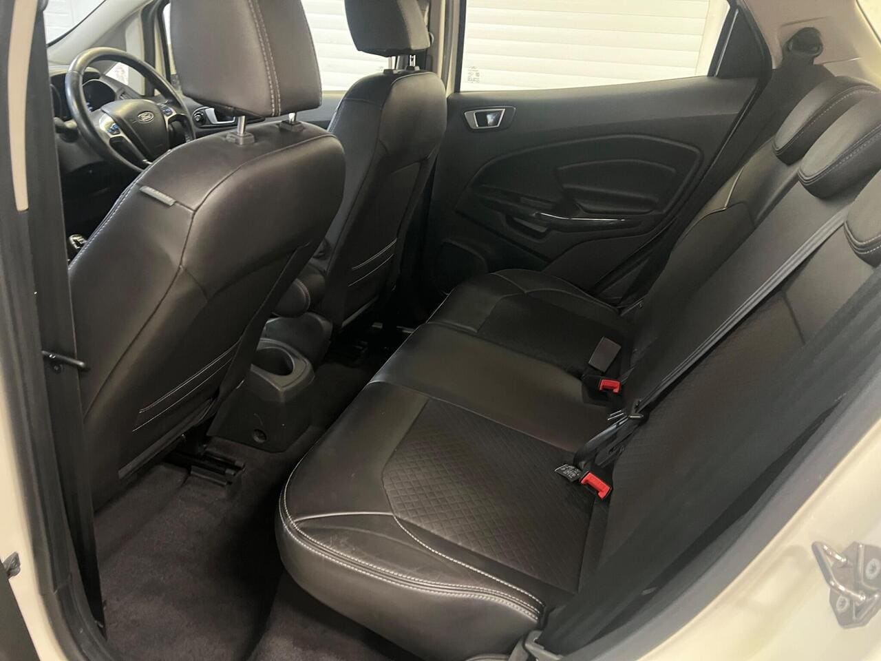 2016 Ford EcoSport, seats rear (photo 14 of 26)