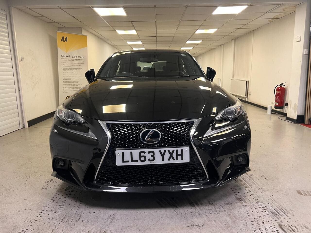 2013 Lexus IS, front (photo 2 of 34)