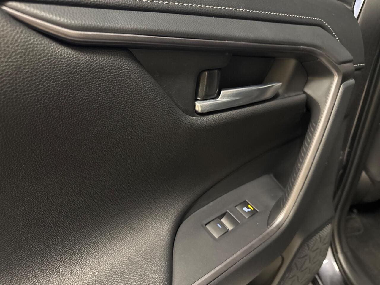2025 Toyota RAV4, misc controls (photo 32 of 41)