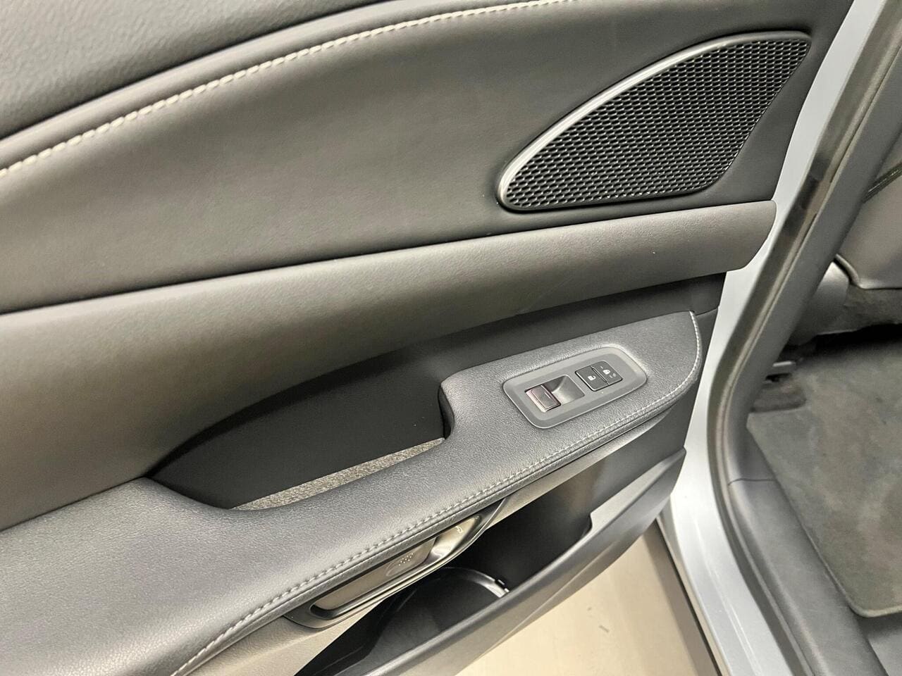 2024 Lexus RX, door interior (photo 35 of 57)