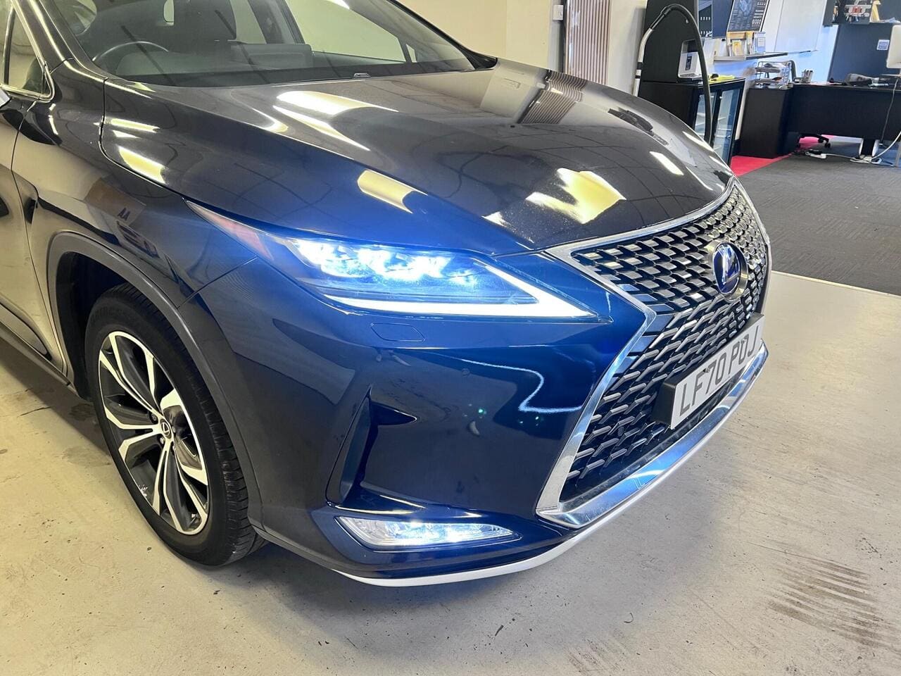 2020 Lexus RX, front right (photo 44 of 45)