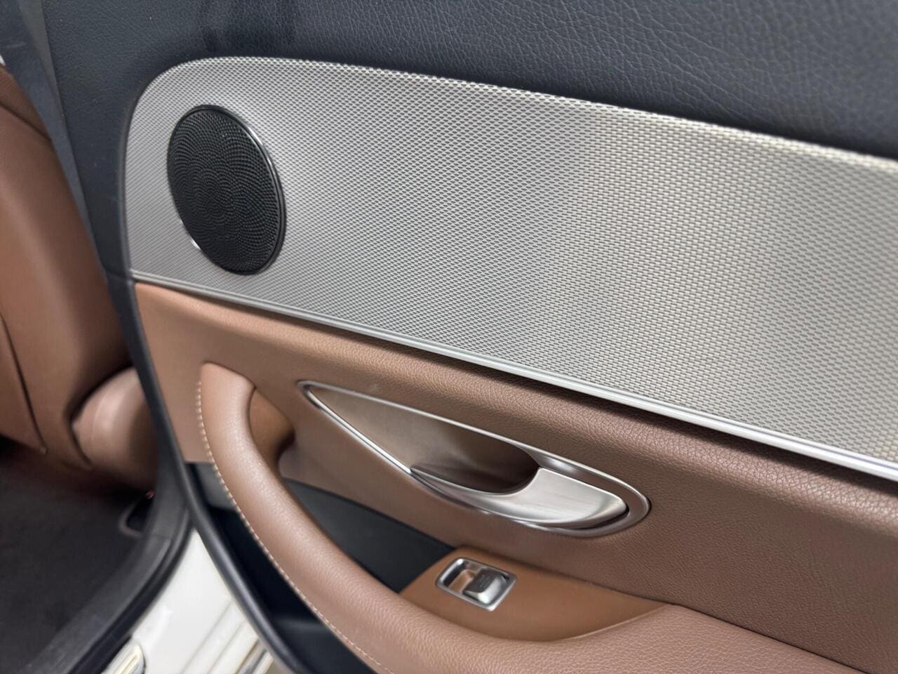 2018 Mercedes-Benz E Class (photo 13 of 36)