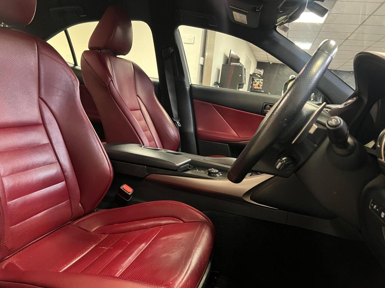 2013 Lexus IS, seat driver (photo 13 of 34)