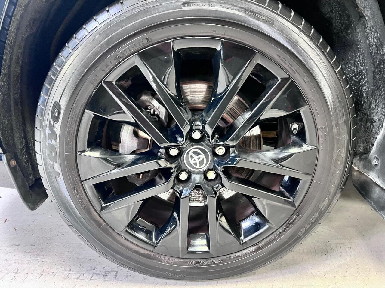 2021 Toyota RAV4, wheel (photo 13 of 38)