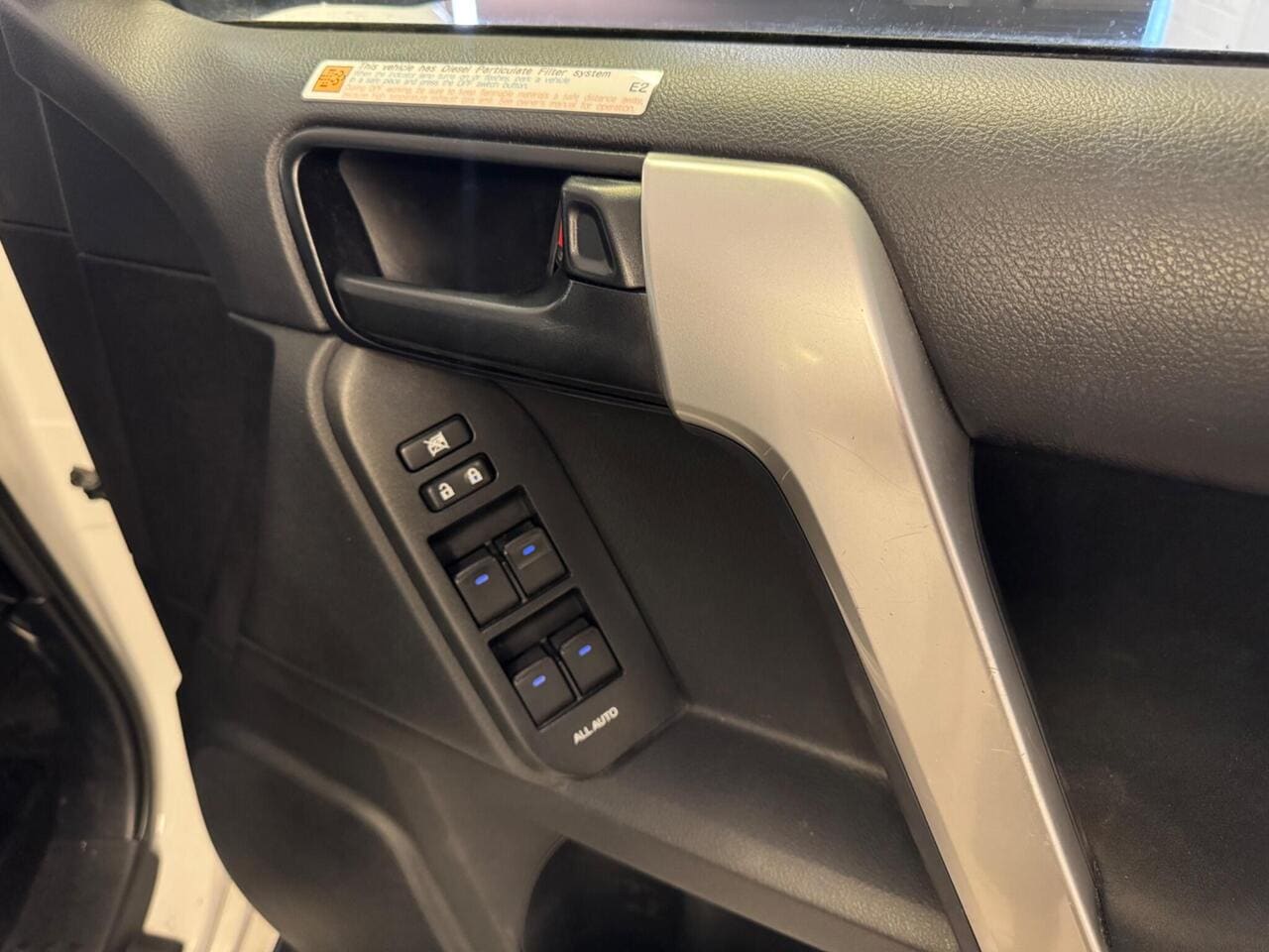 2019 Toyota Land Cruiser, misc controls (photo 26 of 39)