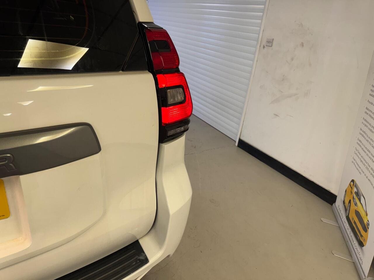 2019 Toyota Land Cruiser, lights rear (photo 32 of 39)
