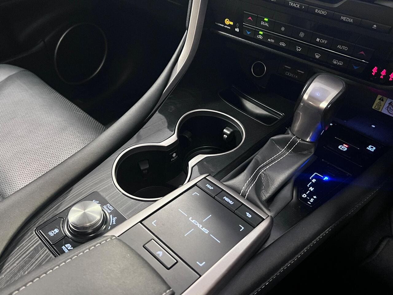2020 Lexus RX, interior front (photo 22 of 45)