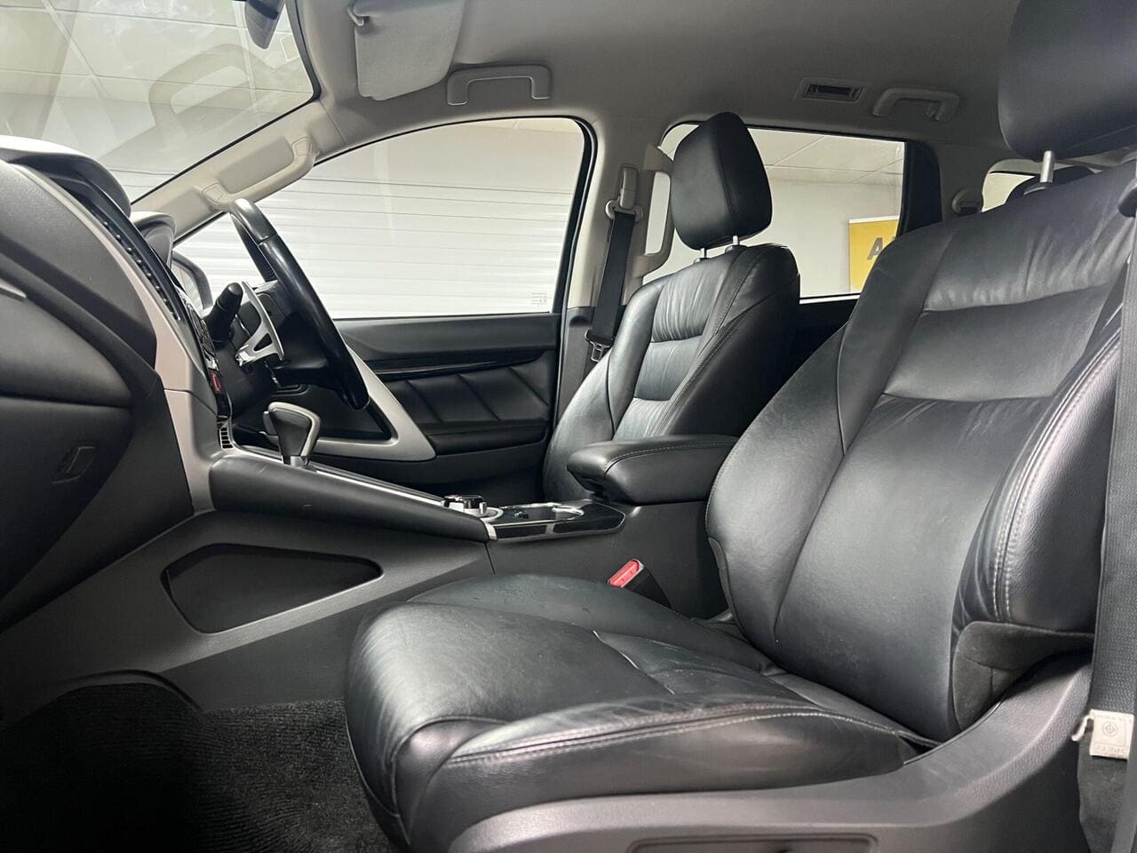 2020 Mitsubishi Shogun Sport, seat front passenger (photo 36 of 44)