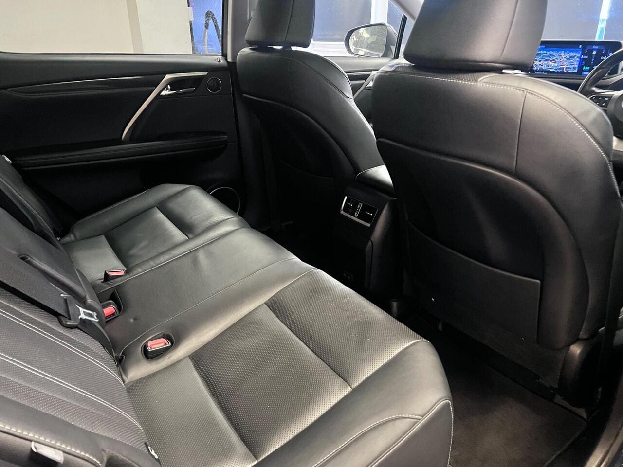 2020 Lexus RX, seats rear (photo 13 of 45)