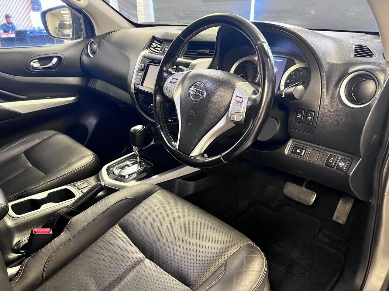 2019 Nissan Navara, seat driver (photo 12 of 33)