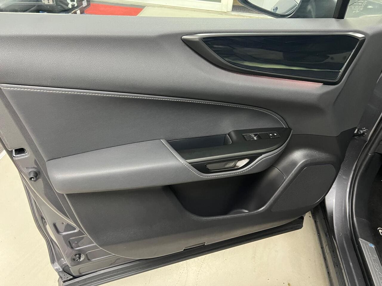 2022 Lexus NX, door interior (photo 27 of 46)