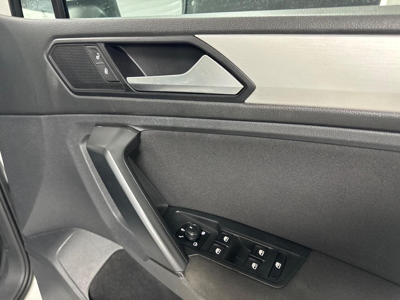 2019 Volkswagen Tiguan (photo 19 of 28)
