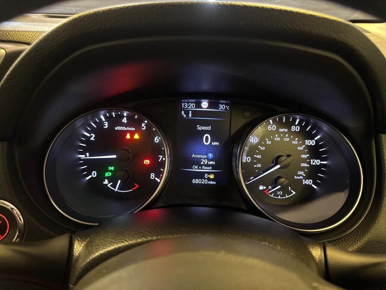 2017 Nissan Qashqai, driver instruments (photo 23 of 36)