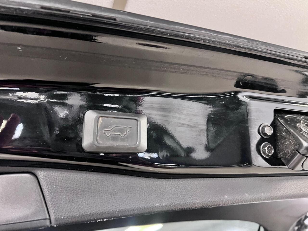 2021 Toyota RAV4 (photo 9 of 38)