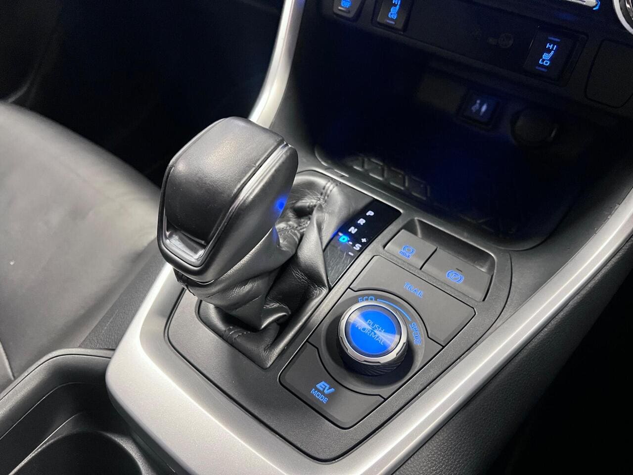 2019 Toyota RAV4, interior front (photo 37 of 37)